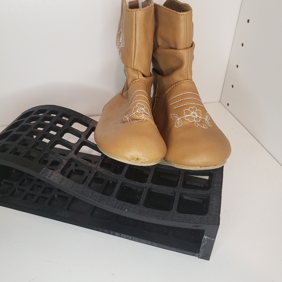 Girls size 9 cowgirl boots - Picture 2 of 5